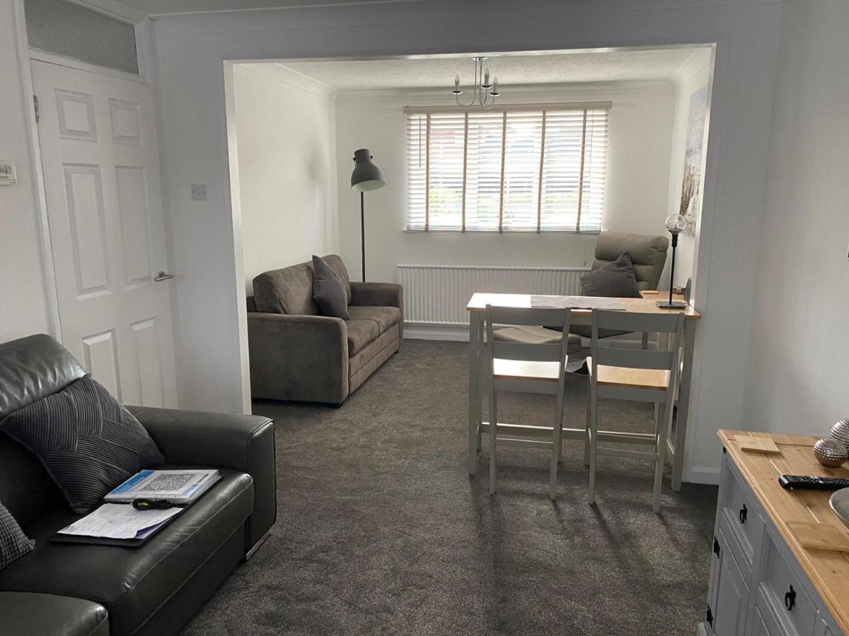 Riverside Park Ground Floor Apartment - St Neots Eksteriør billede