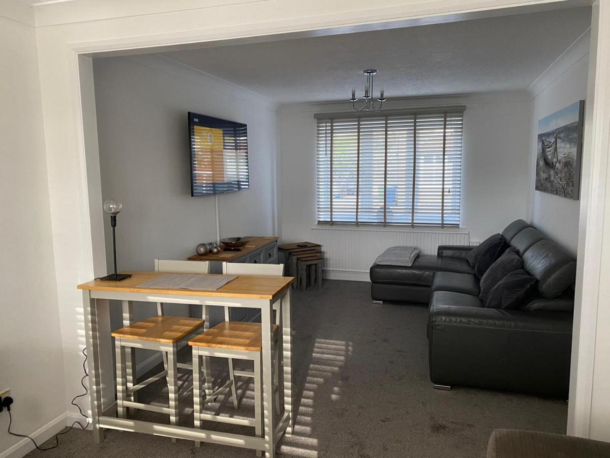 Riverside Park Ground Floor Apartment - St Neots Eksteriør billede