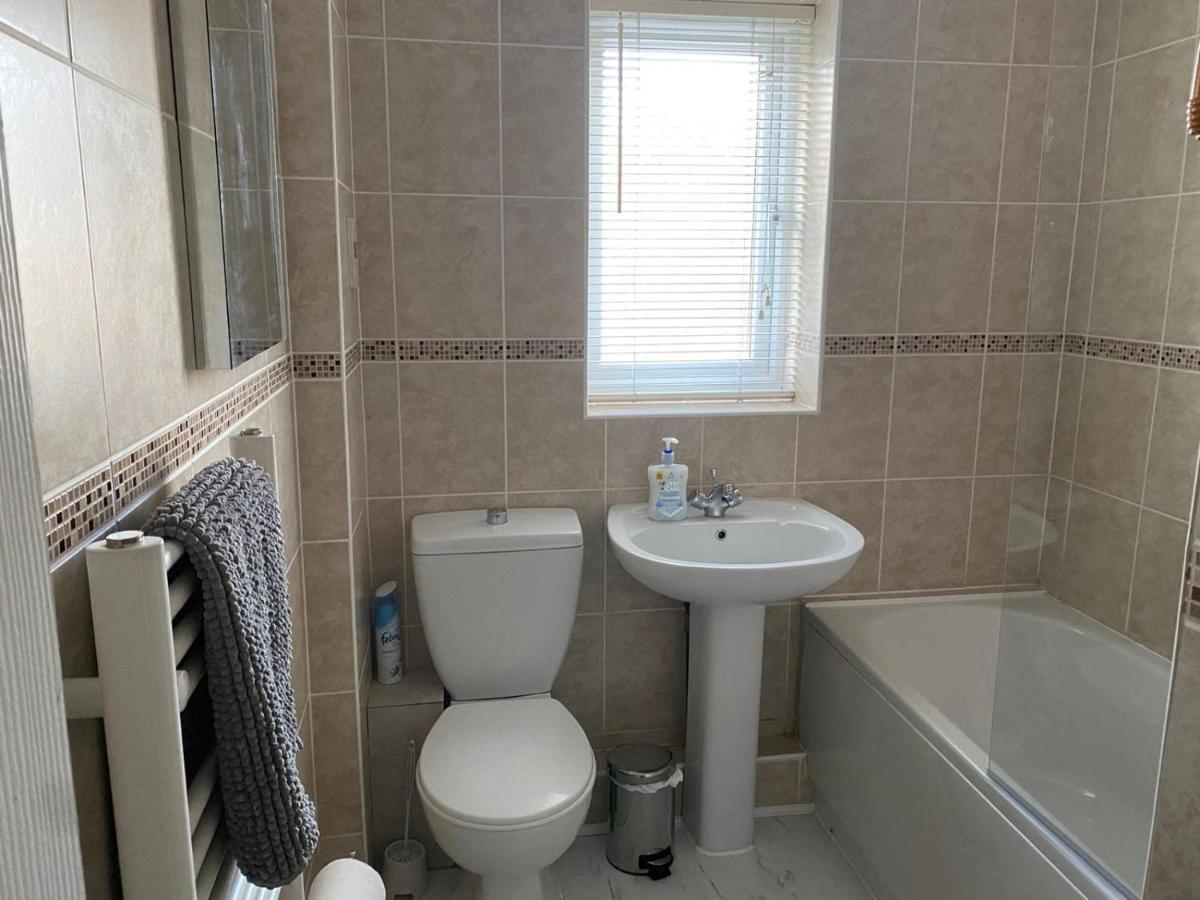 Riverside Park Ground Floor Apartment - St Neots Eksteriør billede