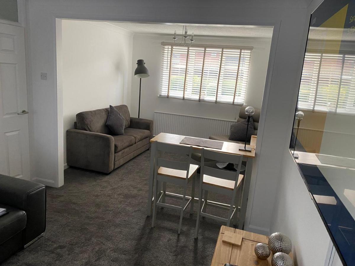 Riverside Park Ground Floor Apartment - St Neots Eksteriør billede