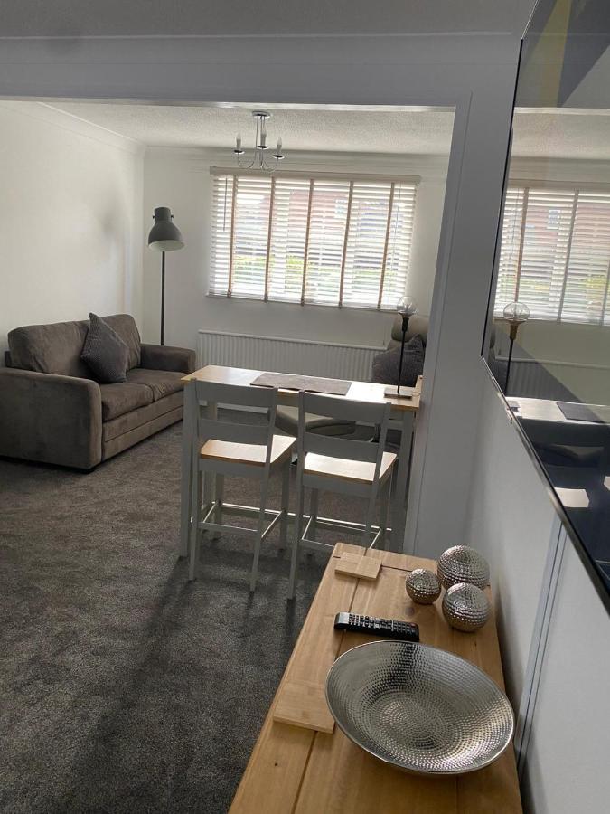 Riverside Park Ground Floor Apartment - St Neots Eksteriør billede