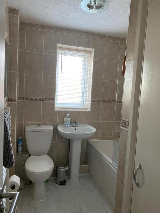 Riverside Park Ground Floor Apartment - St Neots Eksteriør billede