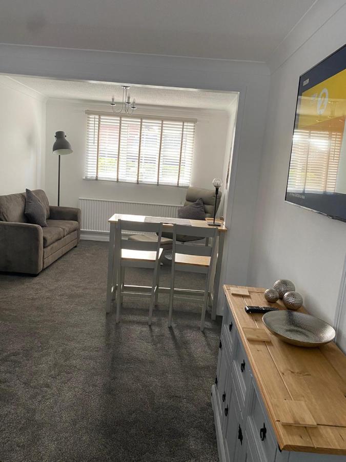 Riverside Park Ground Floor Apartment - St Neots Eksteriør billede